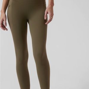 Athleta stash pocket 7/8, Medium, excellent condition